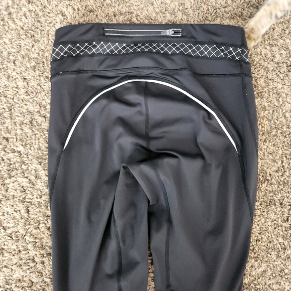 Athleta Black Miles Compression Tight Leggings - Picture 5 of 8